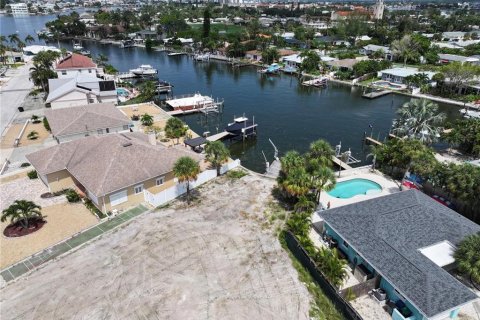 Land in Saint Pete Beach, Florida № 1740478 - photo 1