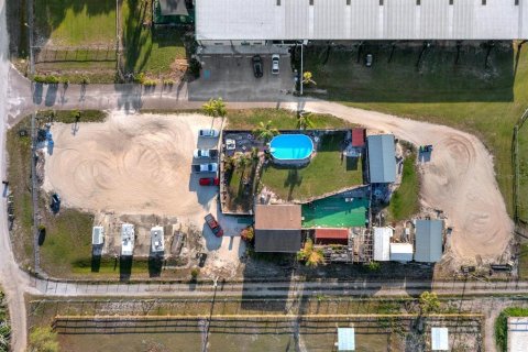 Commercial property in Tampa, Florida 141.21 sq.m. № 2318598 - photo 22