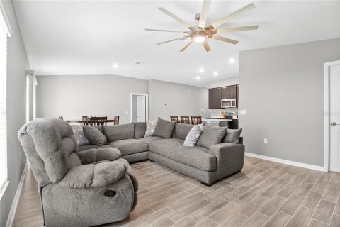 House in Haines City, Florida 3 bedrooms, 144.93 sq.m. № 2393405 - photo 22