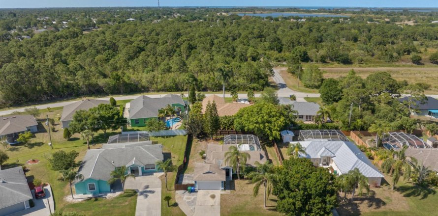Casa en Sebastian, Florida 3 dormitorios, 109.81 m2 № 1182379
