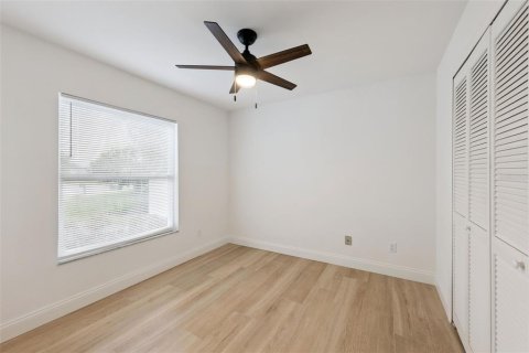 House in Casselberry, Florida 3 bedrooms, 130.99 sq.m. № 2425570 - photo 13
