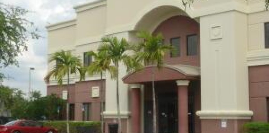 Commercial property in Wellington, Florida № 2249353