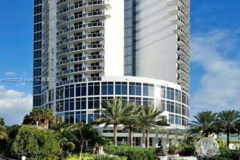 Condo in Sunny Isles Beach, Florida, 3 bedrooms  № 1865120 - photo 1