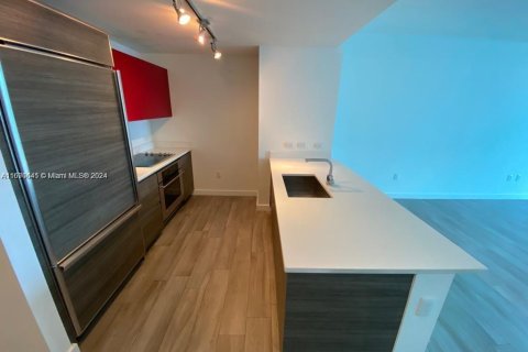 Condo in Miami, Florida, 1 bedroom  № 1862560 - photo 2