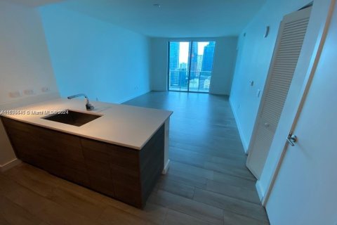 Condo in Miami, Florida, 1 bedroom  № 1862560 - photo 3