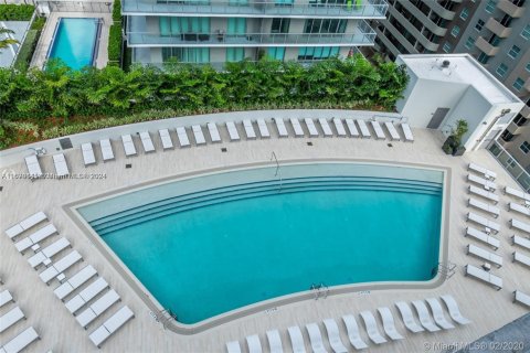 Condo in Miami, Florida, 1 bedroom  № 1862560 - photo 21