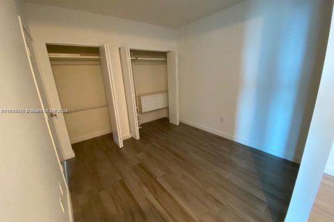 Condo in Miami, Florida, 1 bedroom  № 1862560 - photo 7