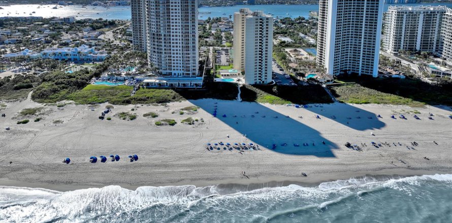 Condo à Riviera Beach, Floride, 2 chambres  № 2397825