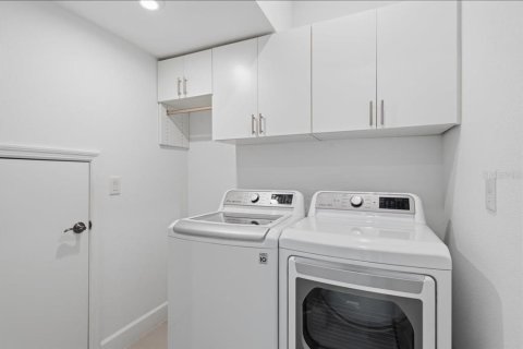 Villa ou maison à vendre à Sarasota, Floride: 4 chambres, 232.16 m2 № 2310115 - photo 16