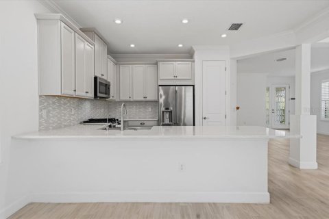 Villa ou maison à vendre à Sarasota, Floride: 4 chambres, 232.16 m2 № 2310115 - photo 9