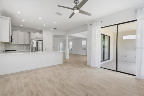 Villa ou maison à vendre à Sarasota, Floride: 4 chambres, 232.16 m2 № 2310115 - photo 8