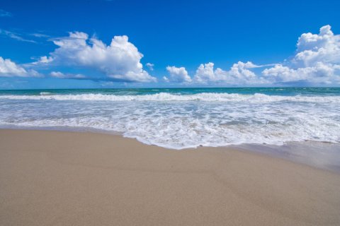 Adosado en venta en Vero Beach, Florida, 2 dormitorios, 157 m2 № 907746 - foto 1