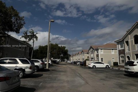 Condominio en alquiler en Homestead, Florida, 3 dormitorios, 109.81 m2 № 1990139 - foto 3