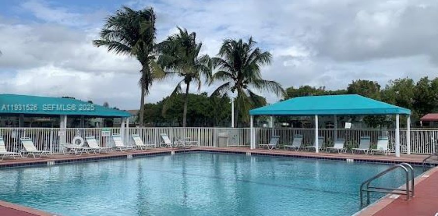 Condominio en Homestead, Florida, 3 dormitorios  № 1990139