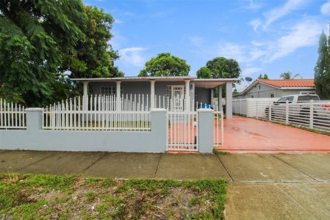 Купить виллу или дом в Хайалиа, Флорида 2 спальни, 92.07м2, № 1896531 - фото 1