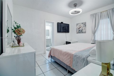 Купить виллу или дом в Хайалиа, Флорида 2 спальни, 92.07м2, № 1896531 - фото 9