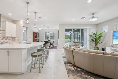 House in Wesley Chapel, Florida 4 bedrooms, 254.18 sq.m. № 1792661 - photo 9
