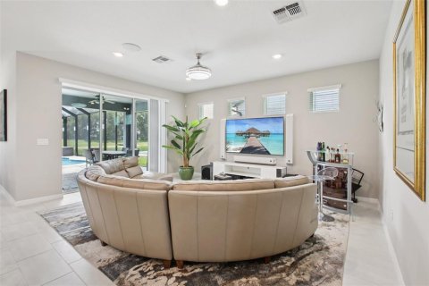 House in Wesley Chapel, Florida 4 bedrooms, 254.18 sq.m. № 1792661 - photo 3