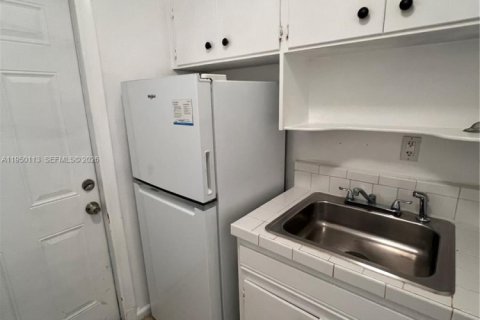 Снять в аренду виллу или дом в Норт-Майами-Бич, Флорида 444.82м2, № 2005750 - фото 6