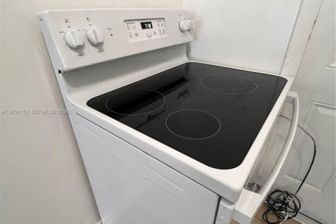 Снять в аренду виллу или дом в Норт-Майами-Бич, Флорида 444.82м2, № 2005750 - фото 5