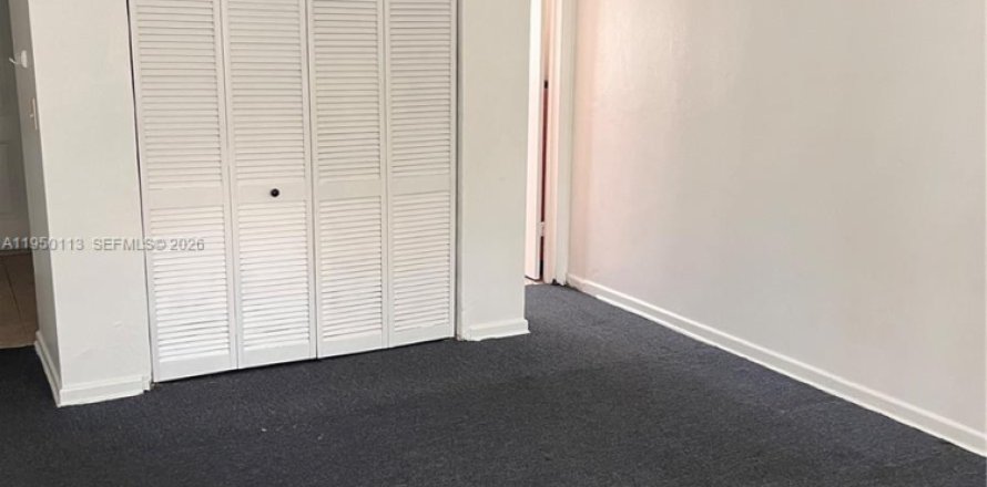 Студия в Норт-Майами-Бич, Флорида № 2005750