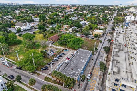 Commercial property in West Palm Beach, Florida № 2082150 - photo 7