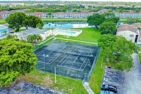 Condominio en venta en Cutler Bay, Florida, 2 dormitorios, 87.33 m2 № 1928105 - foto 24