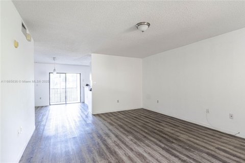 Condominio en venta en Cutler Bay, Florida, 2 dormitorios, 87.33 m2 № 1928105 - foto 5