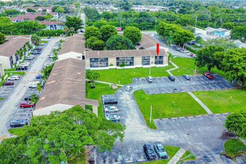 Condominio en venta en Cutler Bay, Florida, 2 dormitorios, 87.33 m2 № 1928105 - foto 26