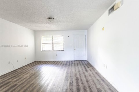 Condominio en venta en Cutler Bay, Florida, 2 dormitorios, 87.33 m2 № 1928105 - foto 16