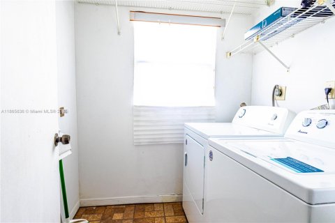 Condominio en venta en Cutler Bay, Florida, 2 dormitorios, 87.33 m2 № 1928105 - foto 4