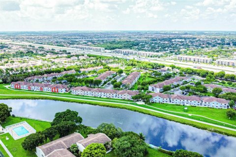 Condominio en venta en Cutler Bay, Florida, 2 dormitorios, 87.33 m2 № 1928105 - foto 30