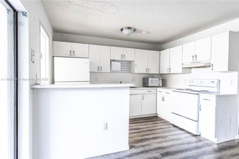 Condominio en venta en Cutler Bay, Florida, 2 dormitorios, 87.33 m2 № 1928105 - foto 1