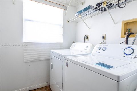 Condominio en venta en Cutler Bay, Florida, 2 dormitorios, 87.33 m2 № 1928105 - foto 3