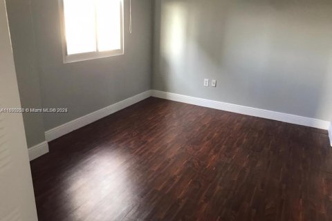 Condominio en alquiler en Miami, Florida, 2 dormitorios, 84.91 m2 № 1949451 - foto 9