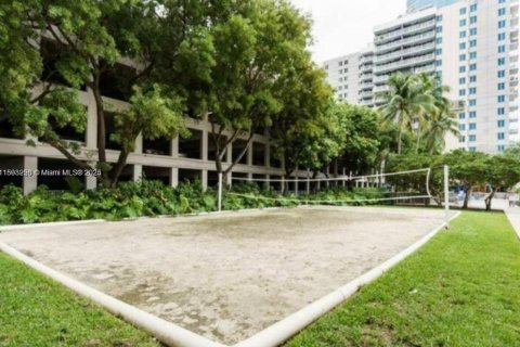 Condominio en alquiler en Miami, Florida, 2 dormitorios, 84.91 m2 № 1949451 - foto 14