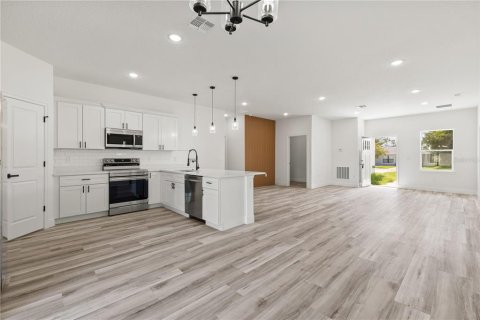 House in Ocala, Florida 4 bedrooms, 170.29 sq.m. № 1919248 - photo 7