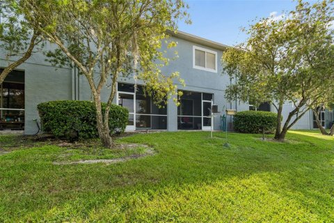 Townhouse in Tampa, Florida 3 bedrooms, 192.4 sq.m. № 2147576 - photo 25