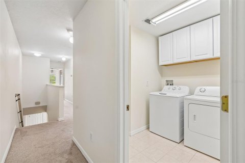 Townhouse in Tampa, Florida 3 bedrooms, 192.4 sq.m. № 2147576 - photo 22