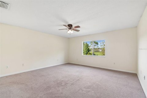 Townhouse in Tampa, Florida 3 bedrooms, 192.4 sq.m. № 2147576 - photo 11
