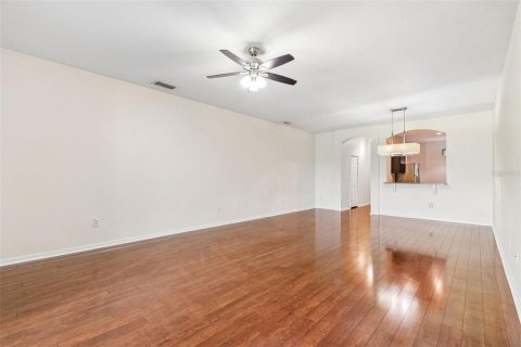 Townhouse in Tampa, Florida 3 bedrooms, 192.4 sq.m. № 2147576 - photo 10