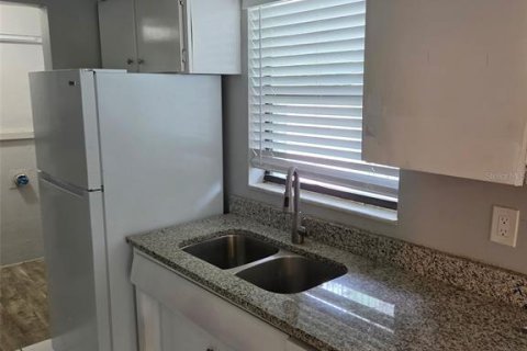 Copropriété à louer à Belleair Bluffs, Floride: 1 chambre, 78.04 m2 № 2167144 - photo 5
