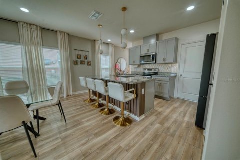 Townhouse in Davenport, Florida 3 bedrooms, 139.45 sq.m. № 2118364 - photo 6