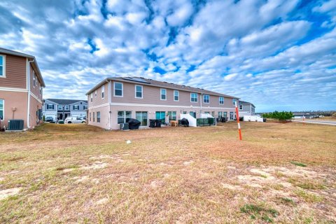 Townhouse in Davenport, Florida 3 bedrooms, 139.45 sq.m. № 2118364 - photo 25