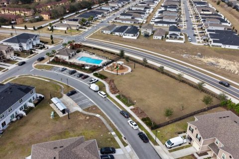 Townhouse in Davenport, Florida 3 bedrooms, 139.45 sq.m. № 2118364 - photo 30