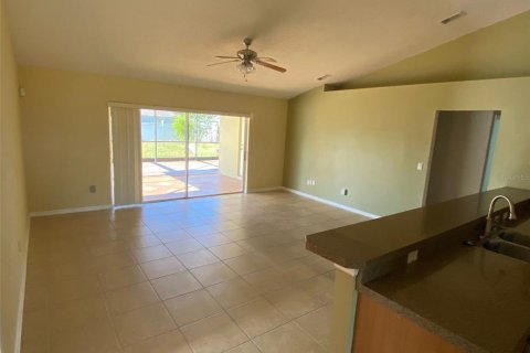 Villa ou maison à louer à Kissimmee, Floride: 4 chambres, 204.76 m2 № 2403037 - photo 6
