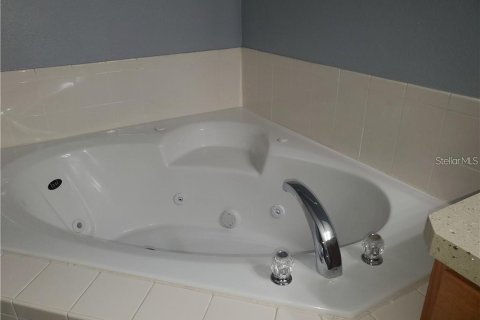 Villa ou maison à louer à Kissimmee, Floride: 4 chambres, 204.76 m2 № 2403037 - photo 15