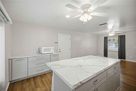 Casa en venta en Belleview, Florida, 3 dormitorios, 109.81 m2 № 2208102 - foto 9