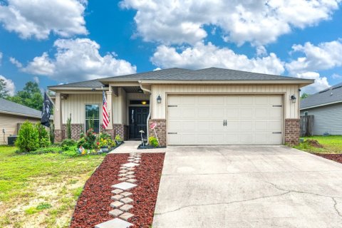 House in Crestview, Florida 5 bedrooms, 195.37 sq.m. № 589924 - photo 1