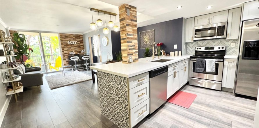Condo in Fort Lauderdale, Florida, 2 bedrooms  № 1999965
